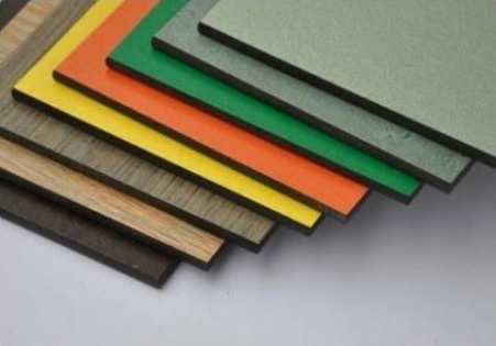 Material fenólico colores cálidos y madera